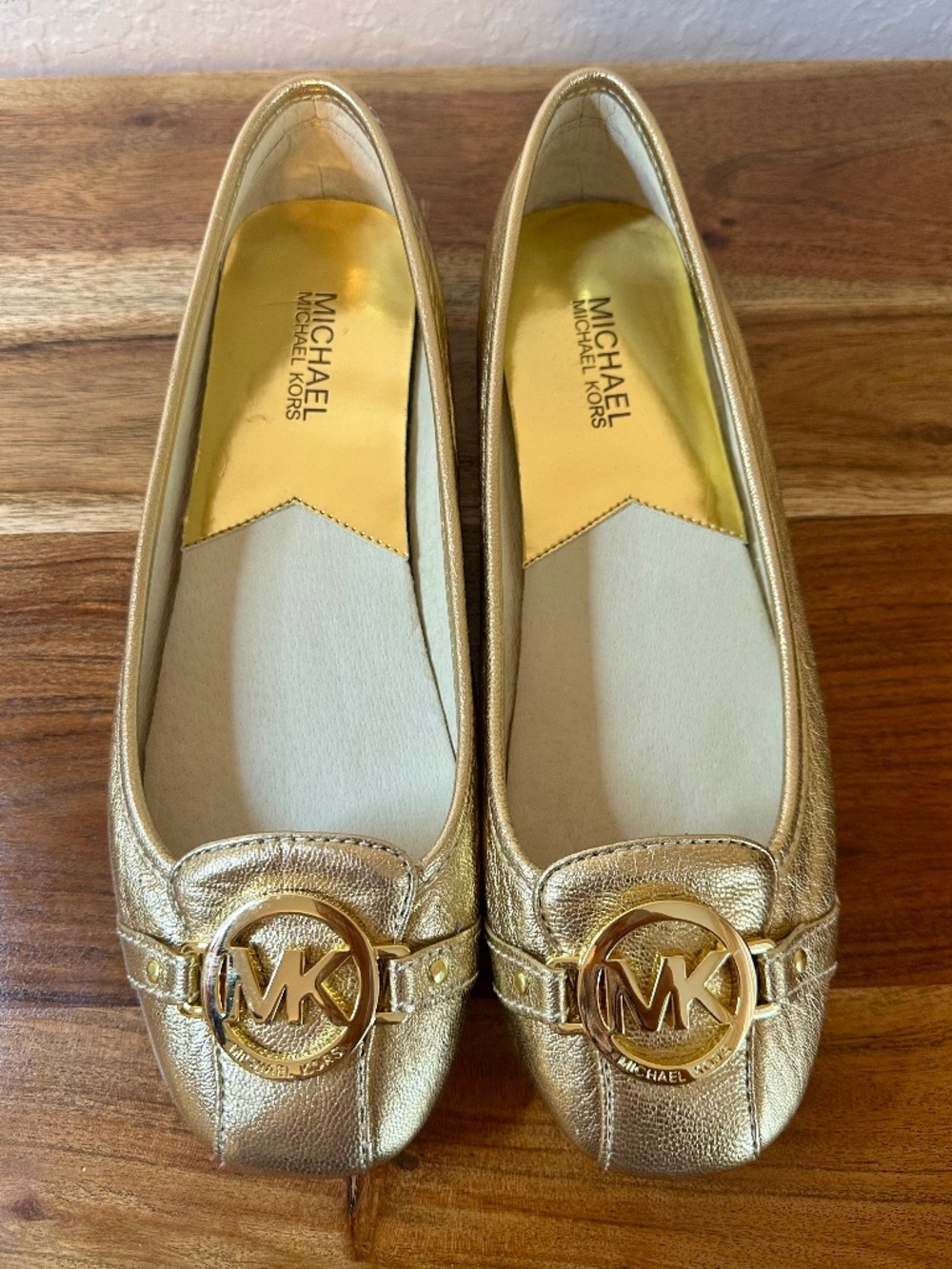 NEW Michael Kors Fulton Moc Pale Gołd Flats, Size 9M
